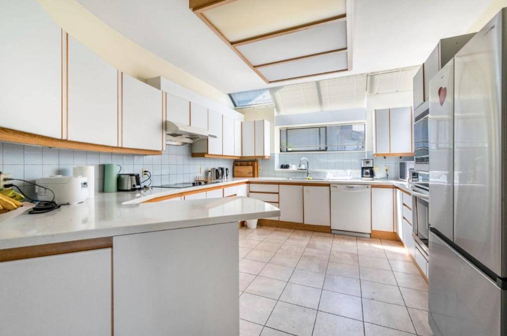 Apartament Stylish & Central Vancouver Retreat - Steps From Local Attractions! Zewnętrze zdjęcie