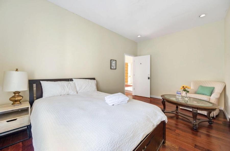 Apartament Stylish & Central Vancouver Retreat - Steps From Local Attractions! Zewnętrze zdjęcie