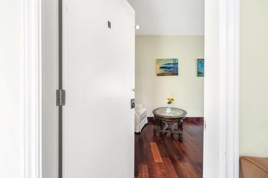 Apartament Stylish & Central Vancouver Retreat - Steps From Local Attractions! Zewnętrze zdjęcie