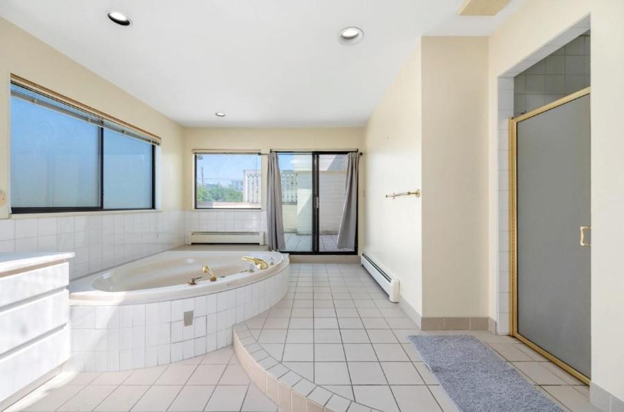 Apartament Stylish & Central Vancouver Retreat - Steps From Local Attractions! Zewnętrze zdjęcie
